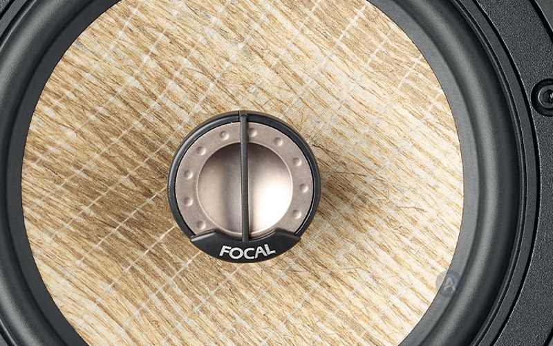 Cận cảnh tweeter vòm ngược của Focal 300 ICW6