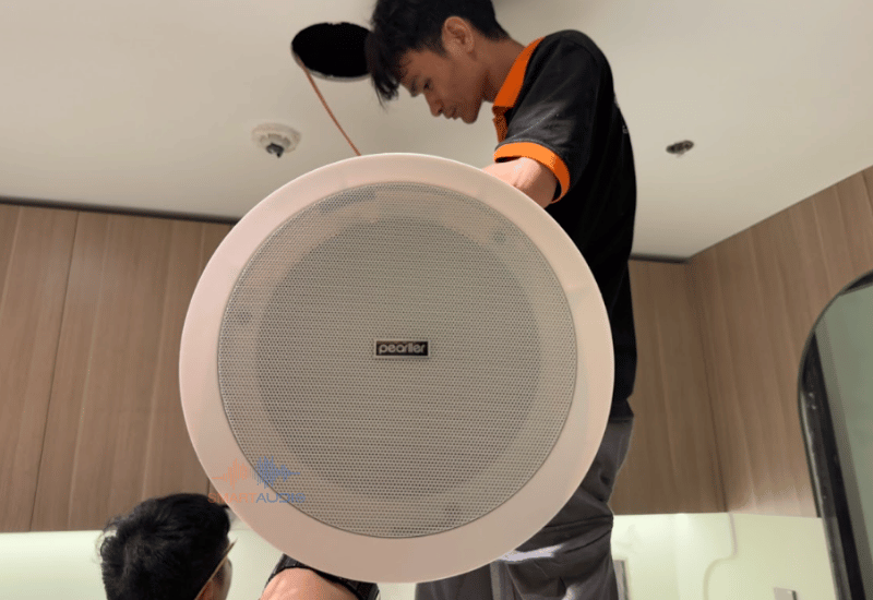 Loa am tran nghe nhac phong ngu (5)